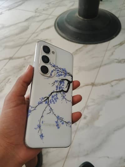 spark 40 pro plus he upr nem me koi msla aa rha he