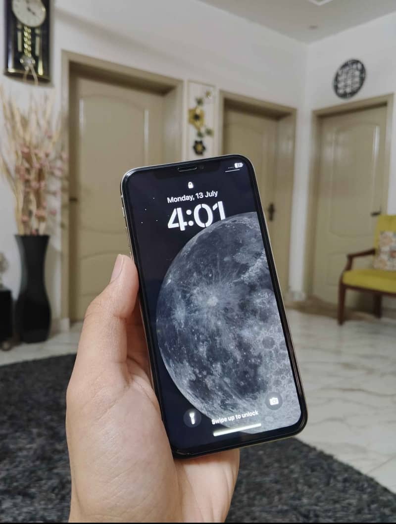 Apple iPhone X 0