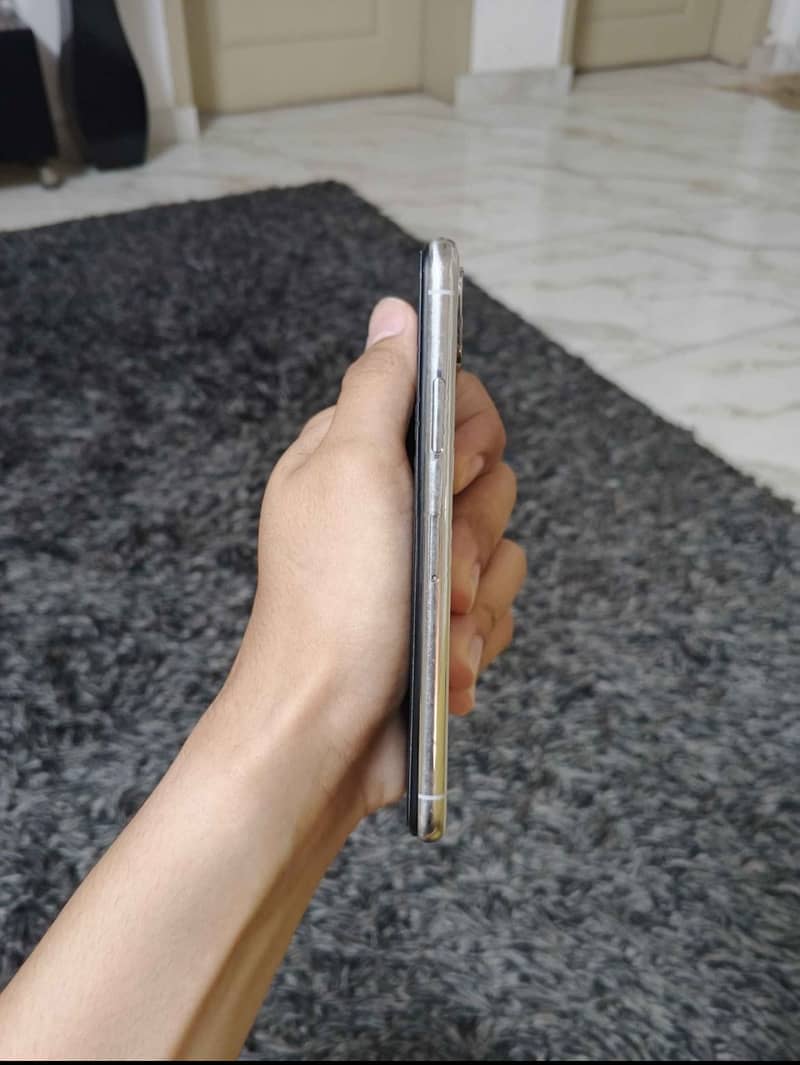 Apple iPhone X 2