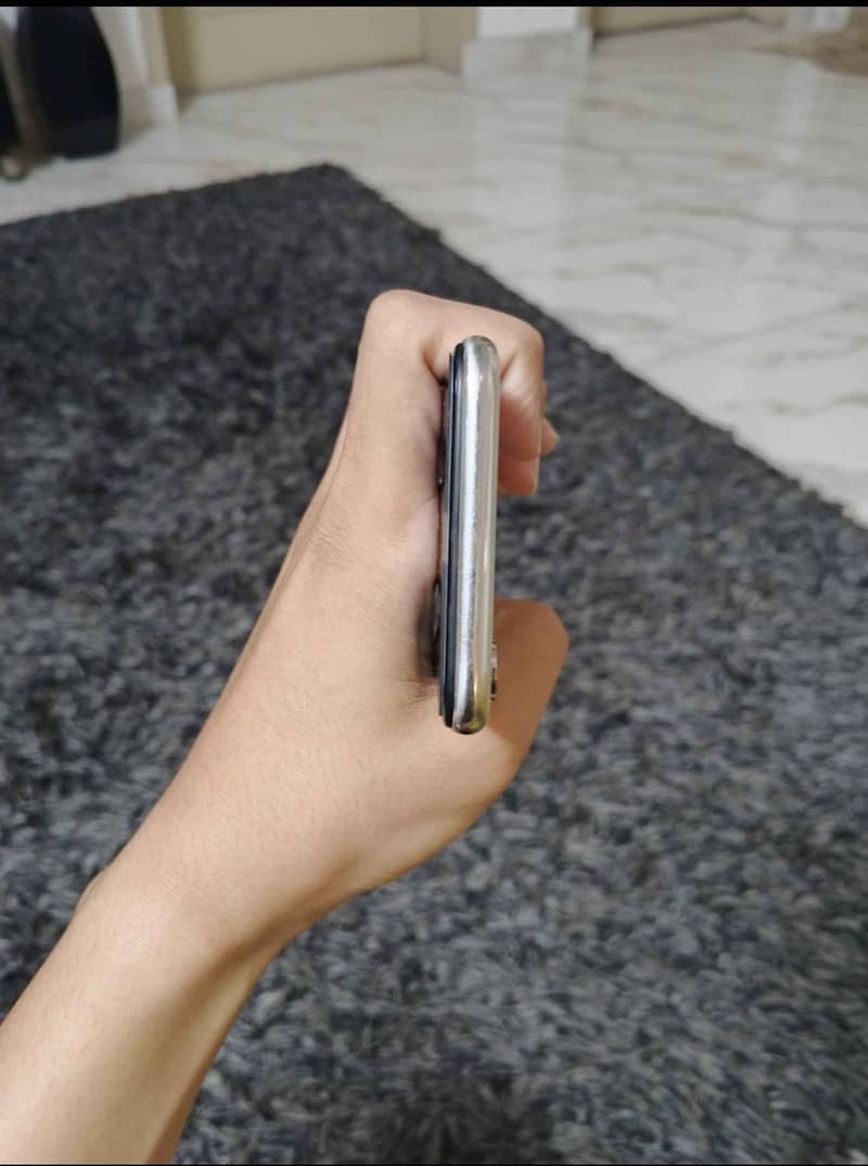 Apple iPhone X 3