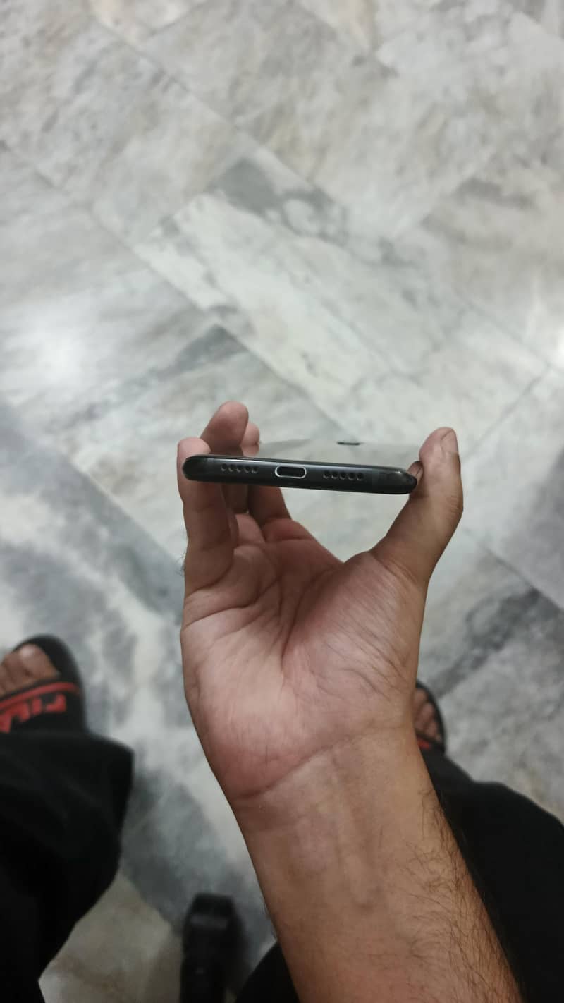 One Plus 6T 3