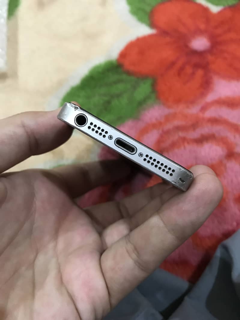 Apple iPhone SE 0