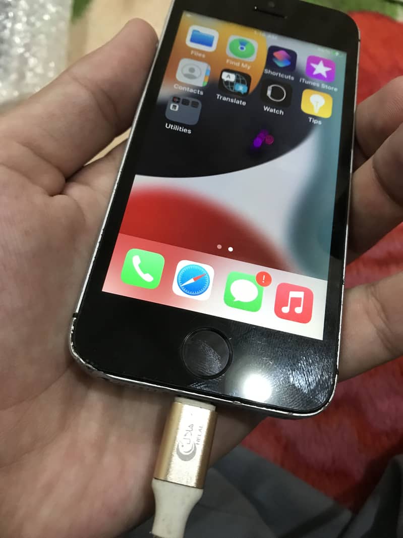 Apple iPhone SE 10
