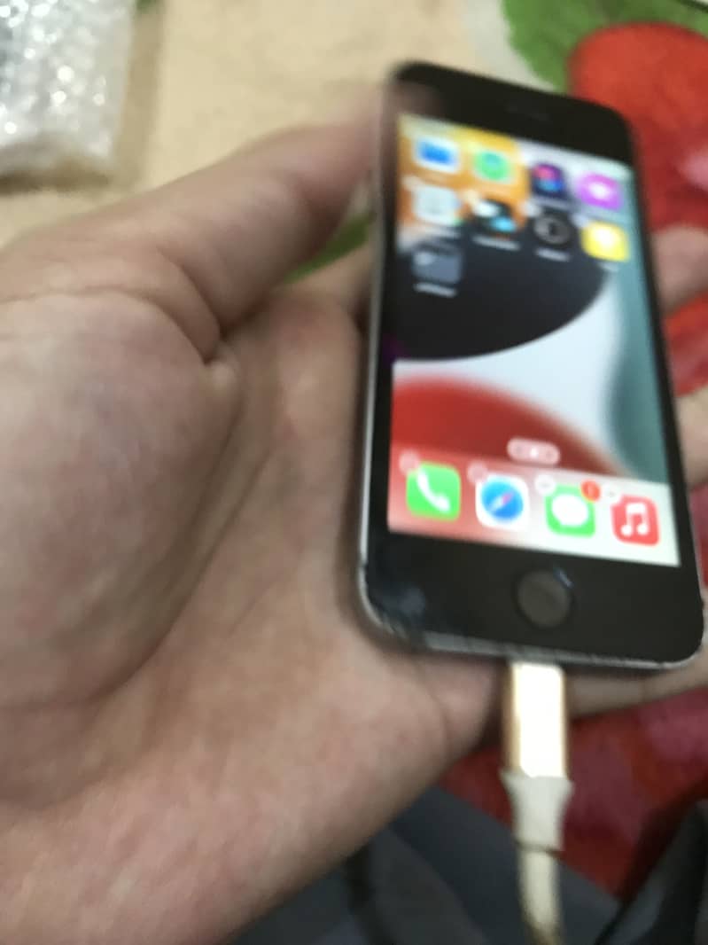 Apple iPhone SE 11