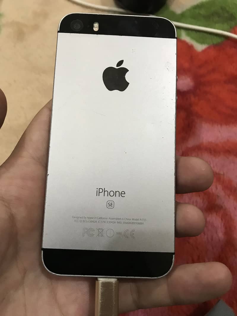 Apple iPhone SE 13