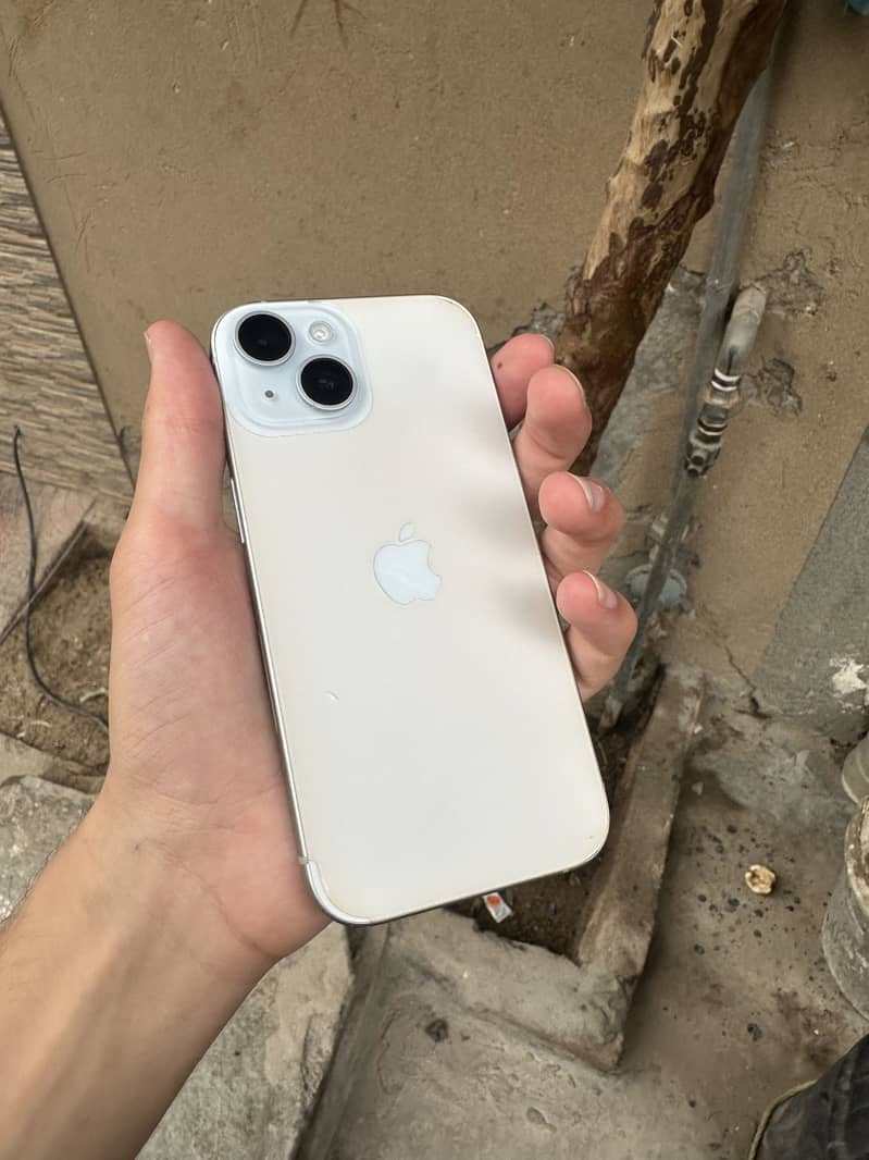 Apple iPhone 15 4