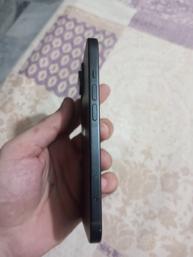 Apple iPhone 15 5