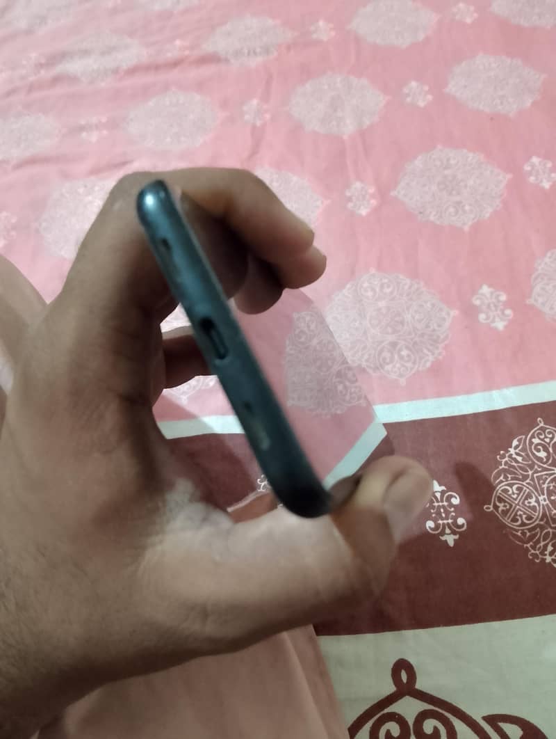 Google pixel 4a5g 1