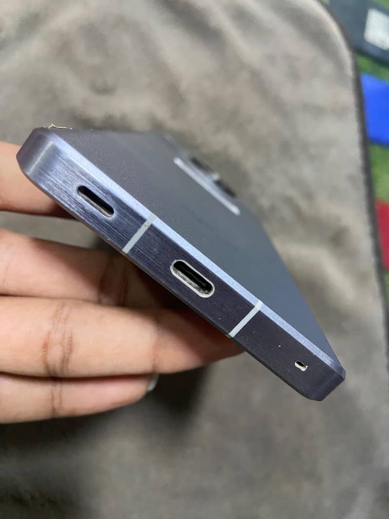 Sharp Aquos Sense7 3