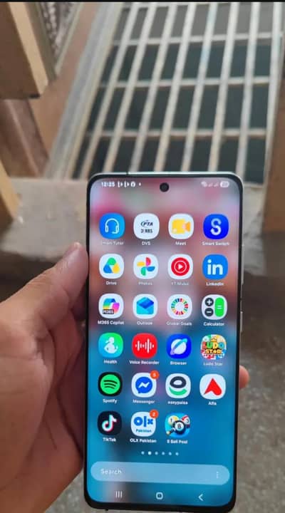 Samsung Mobile S21 Ultra. . . exchange possible. . . iphone