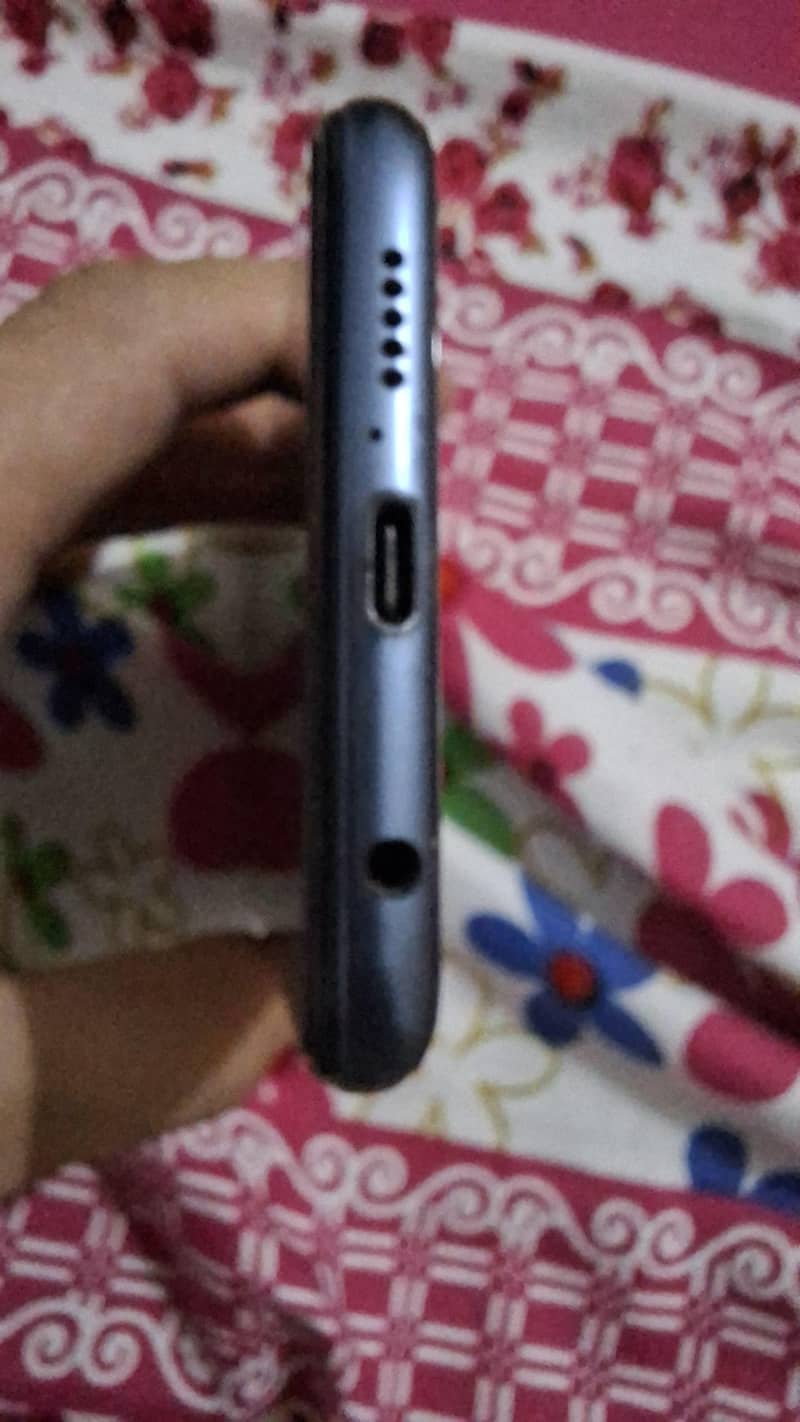 Xiaomi Redmi Note 9S 3