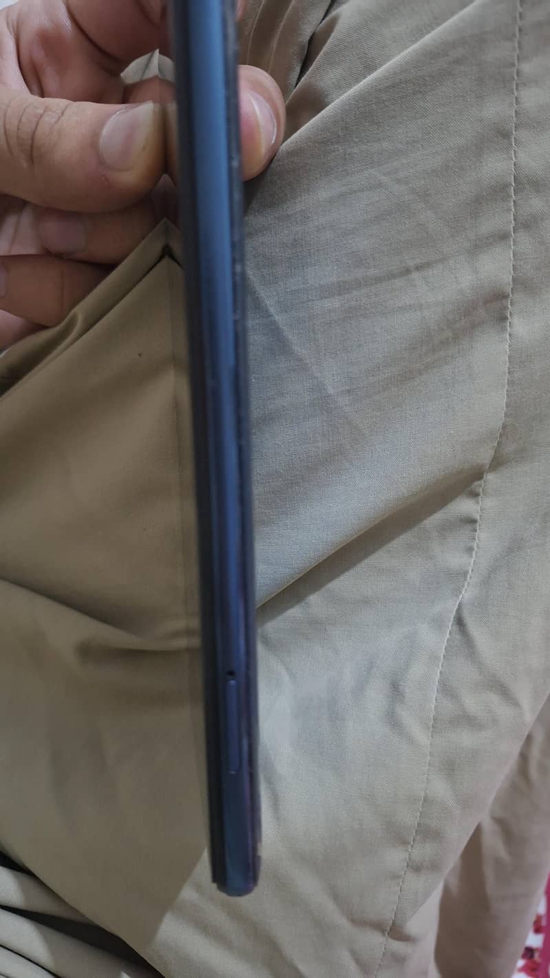 Xiaomi Redmi Note 9S 4