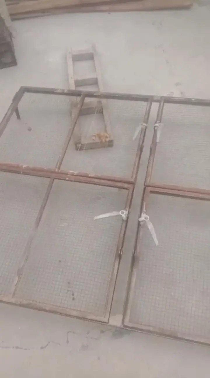 Hens Frame For Sale — photo 3