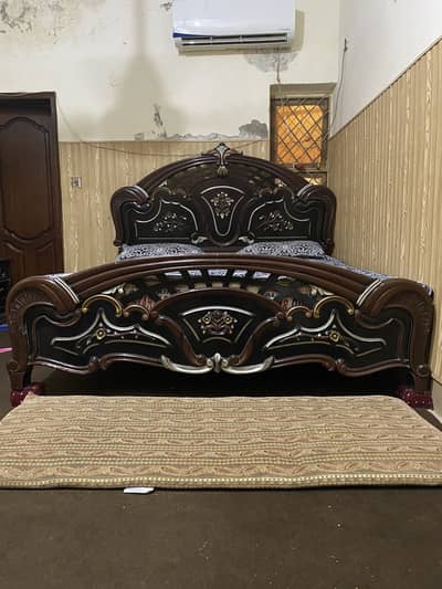 Bed With Mirror And Drawers