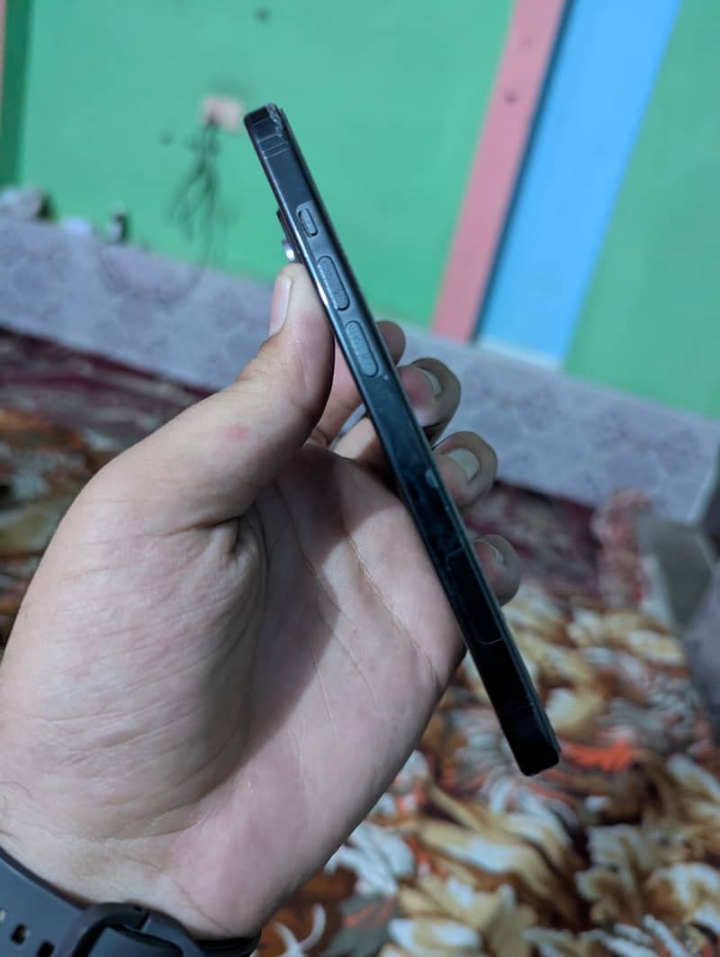 Apple iPhone 15 8