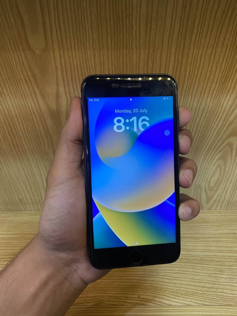 iPhone 8 Plus 1