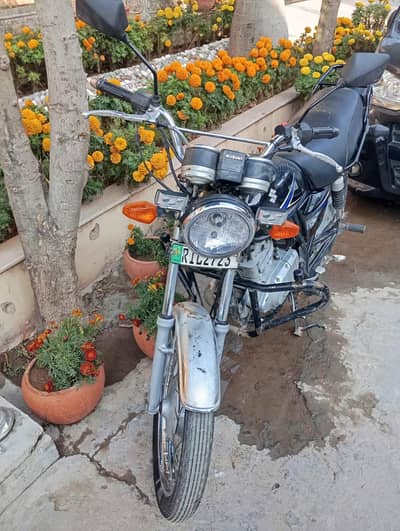 SUZUKI GS 150