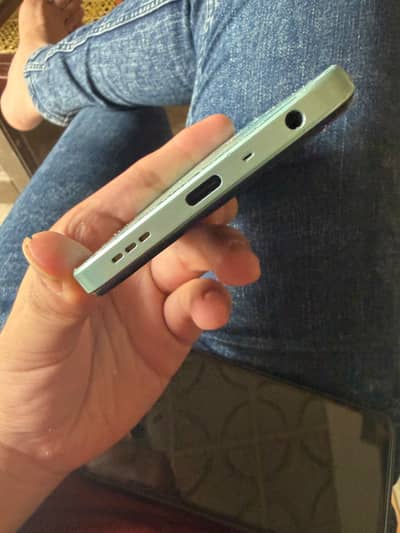 4+8 =12 gb ram 256 gb memry