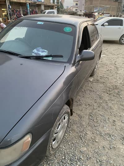 Toyota Corolla XE 2000