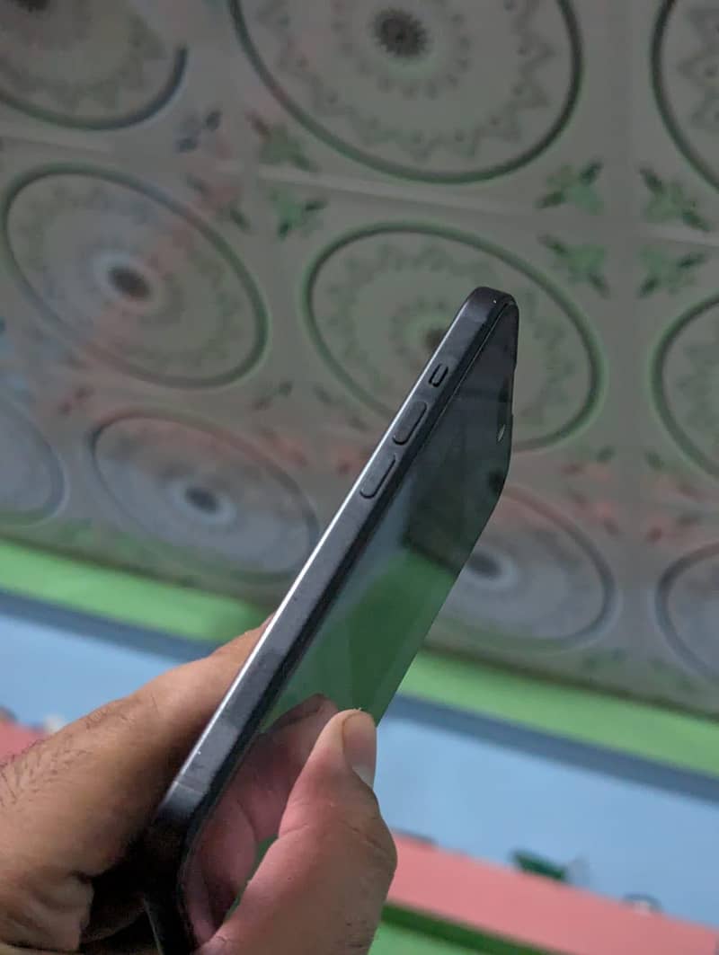 Apple iPhone 15 2