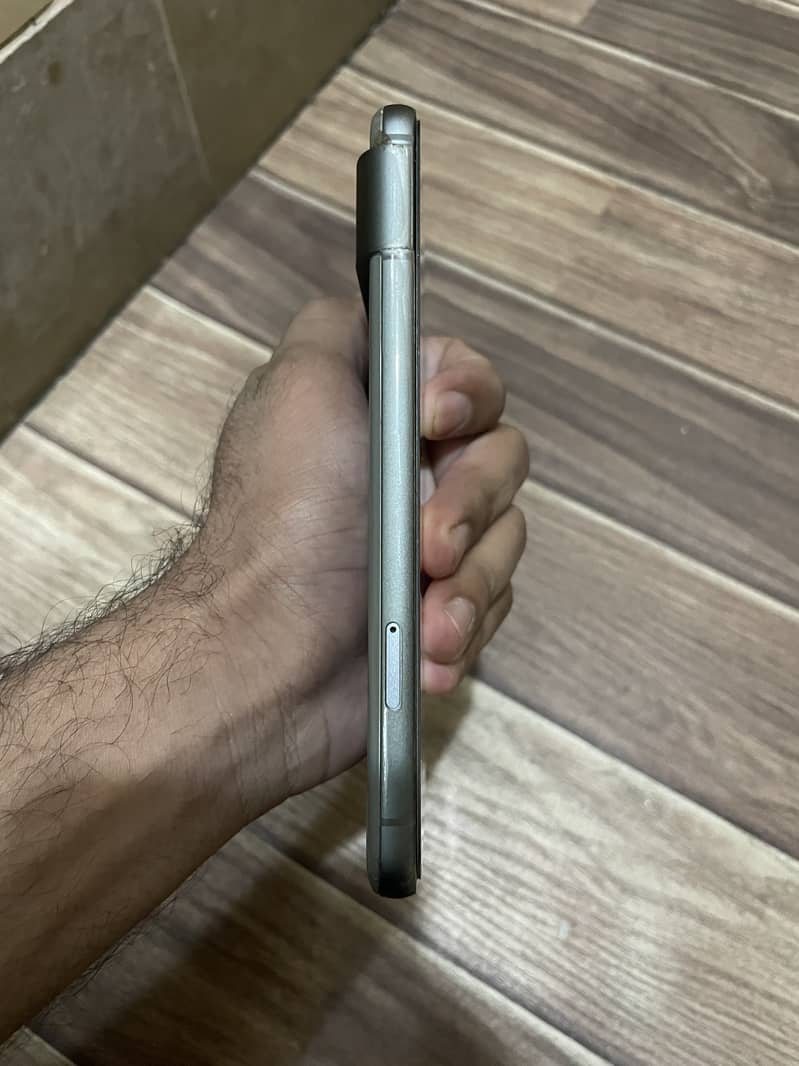 Google Pixel 8 6
