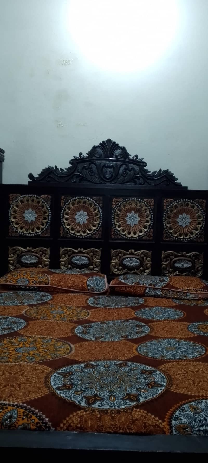 king size Double bed with dressing table 1