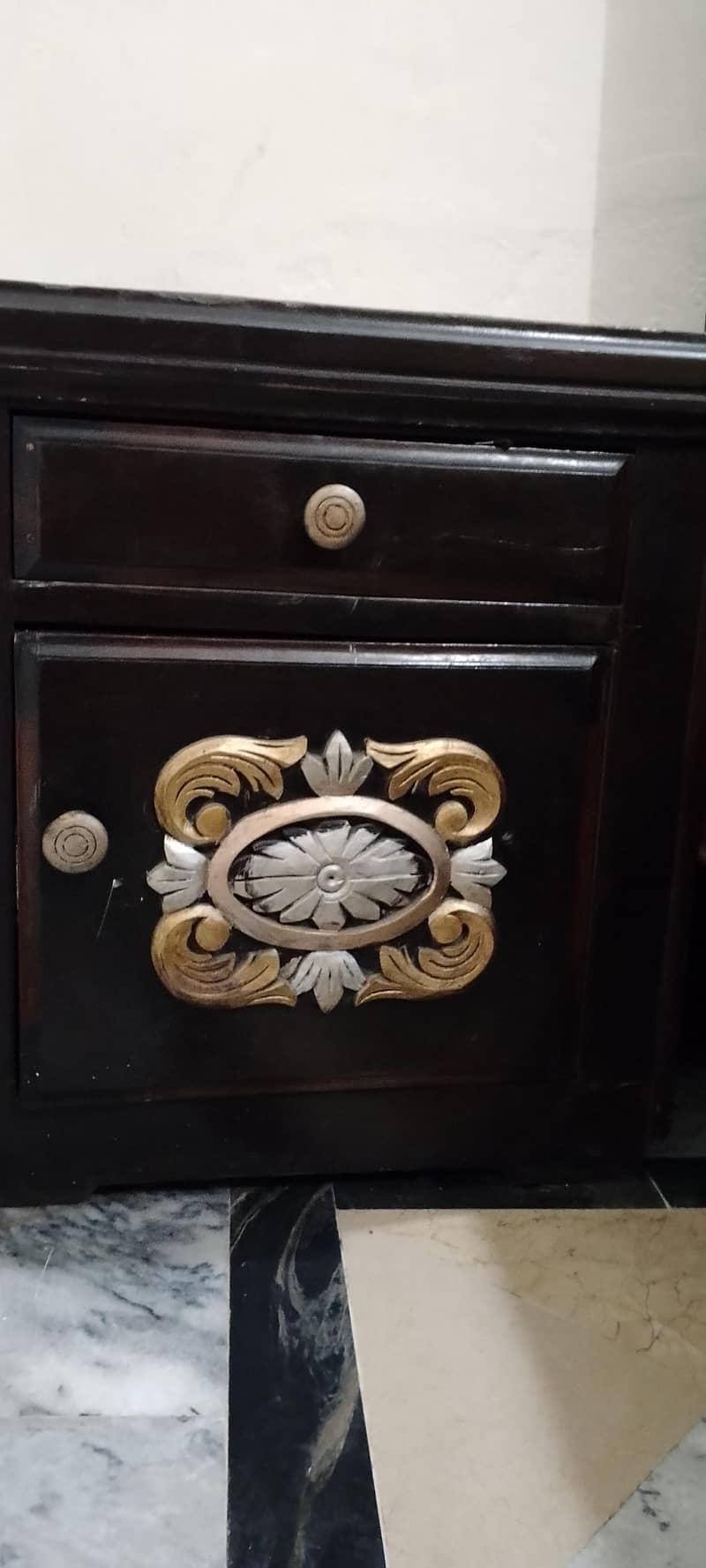 king size Double bed with dressing table 3