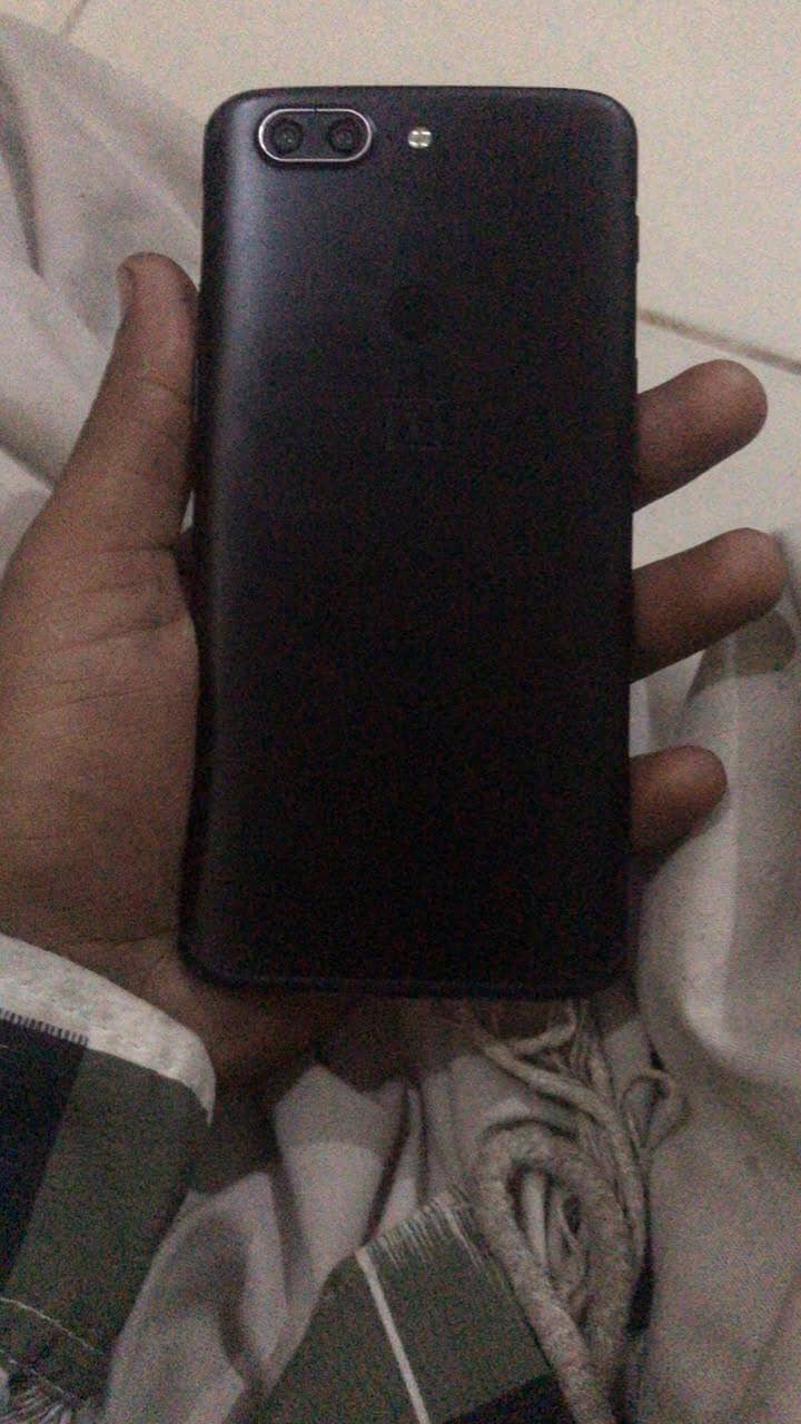 One Plus 5T 1