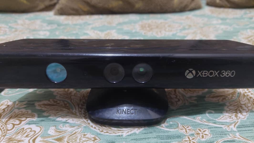 Xbox 360 Kinect 0