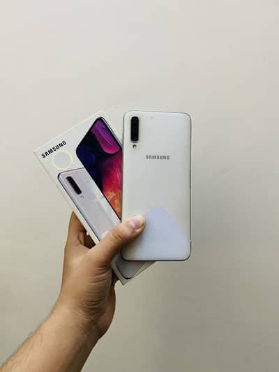Samsung a50 128gb Dual sim PTA proved In mint condition Unique piece