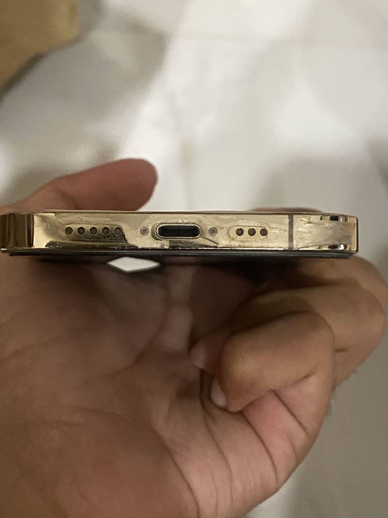 Apple iPhone 12 Pro 4