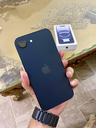 Apple iPhone 16e