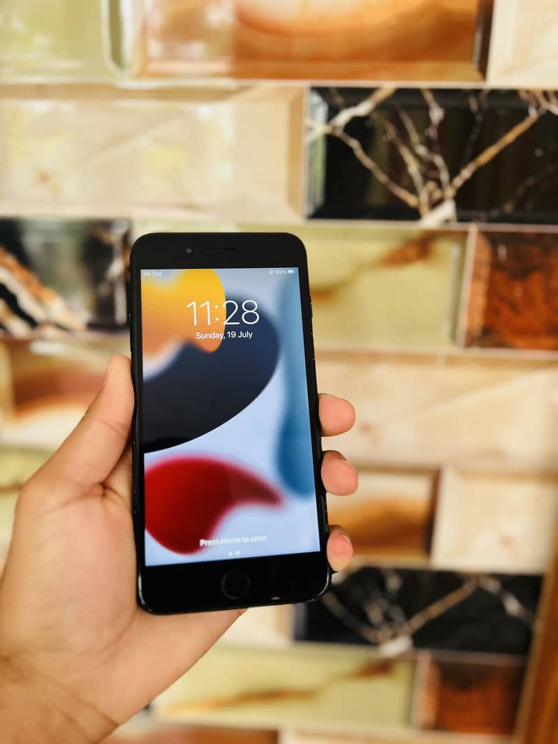 Apple iPhone 7 Plus 0