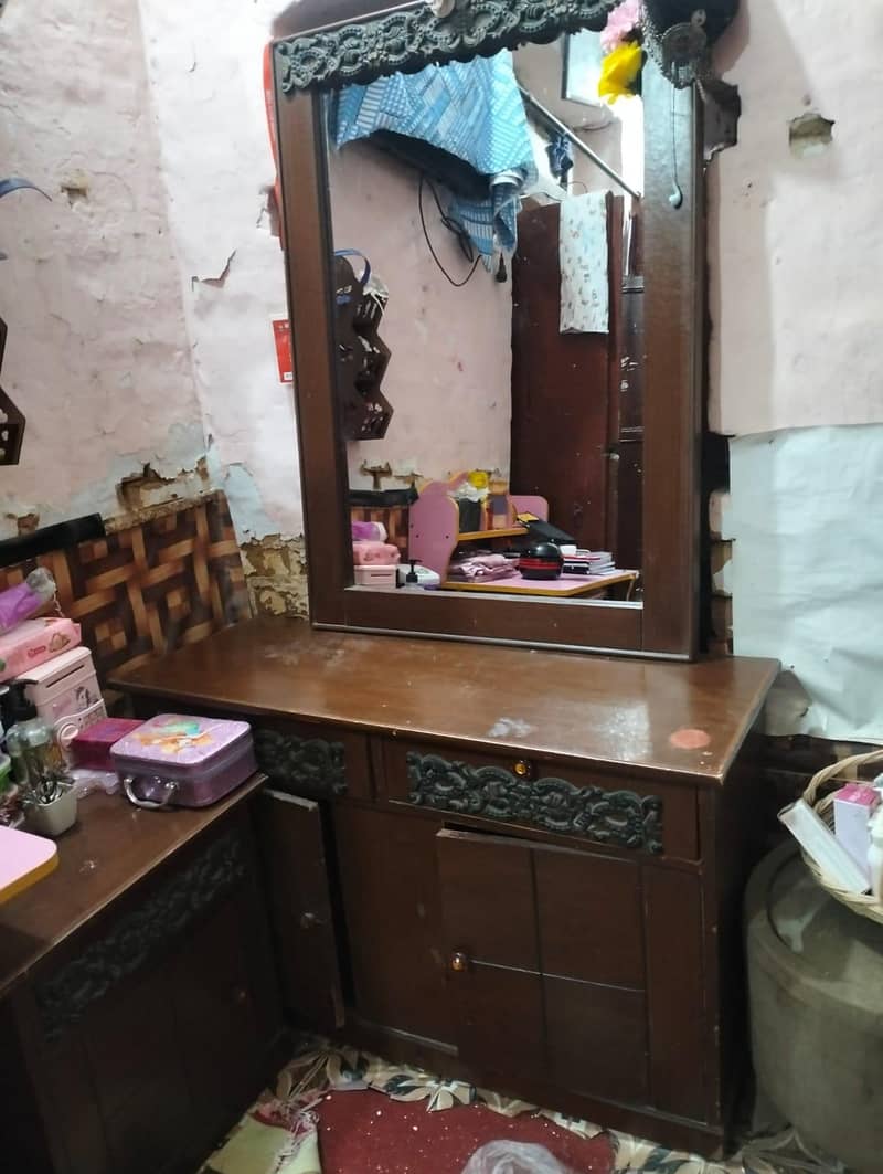 Bed Set with Dressing Table and One Side Table 2