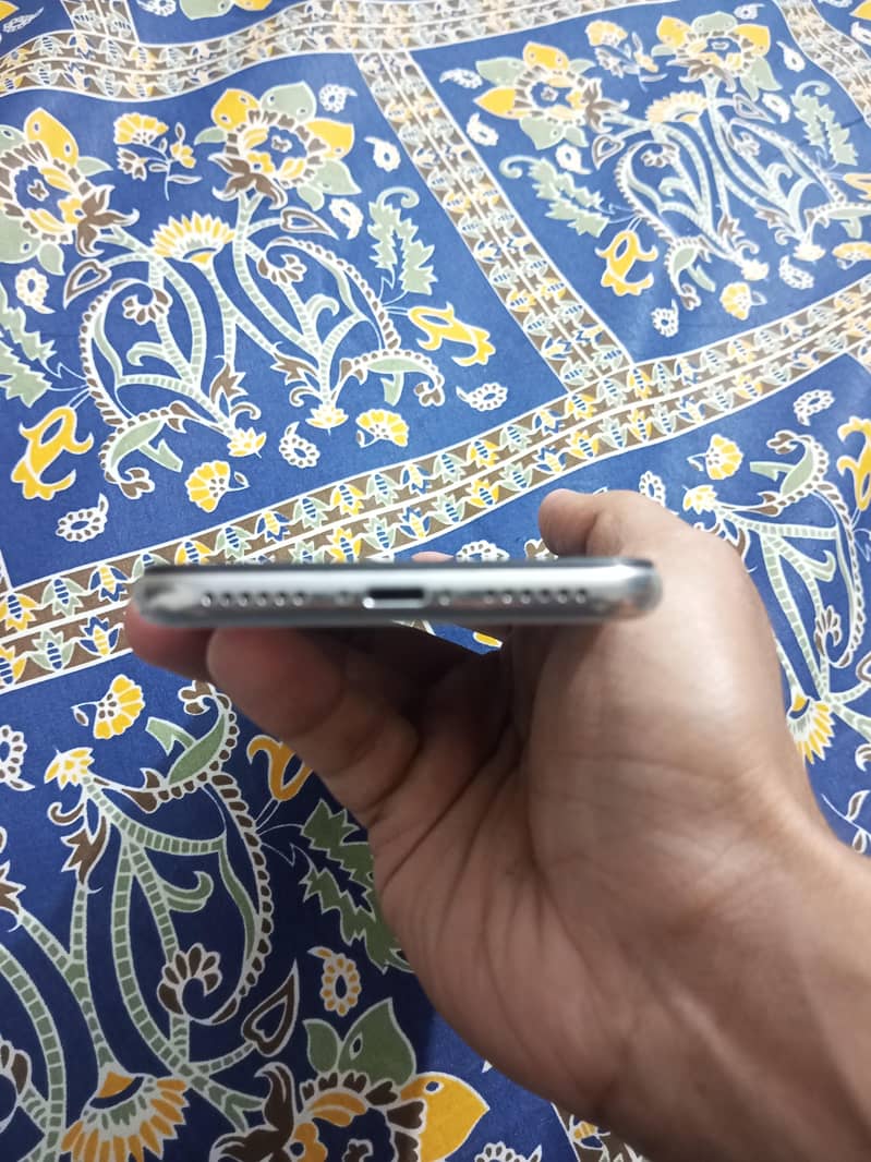 Apple iPhone X 2