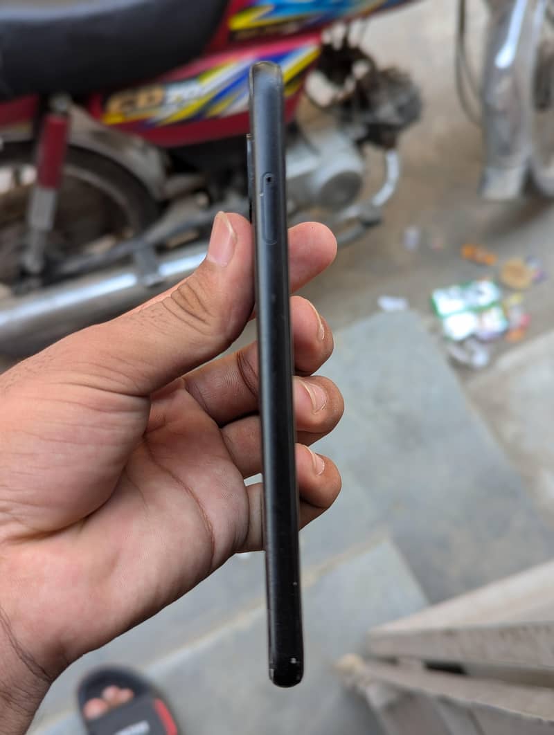 Google Pixel 4 3