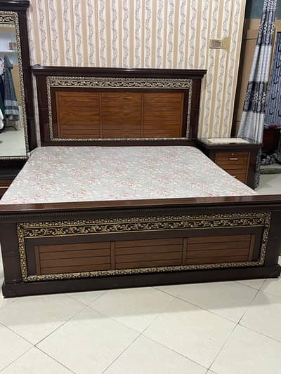 Bed and dressing | dressing |tabble