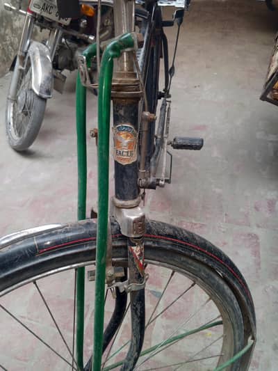 eagle cycle 22 inch ik Tyre new ha dosra bi Sahi ha