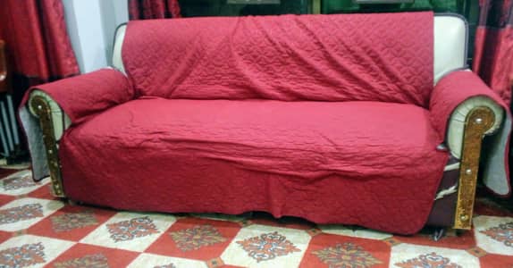 3 sofa hai aur ek table hai my number phone 0311-5969596