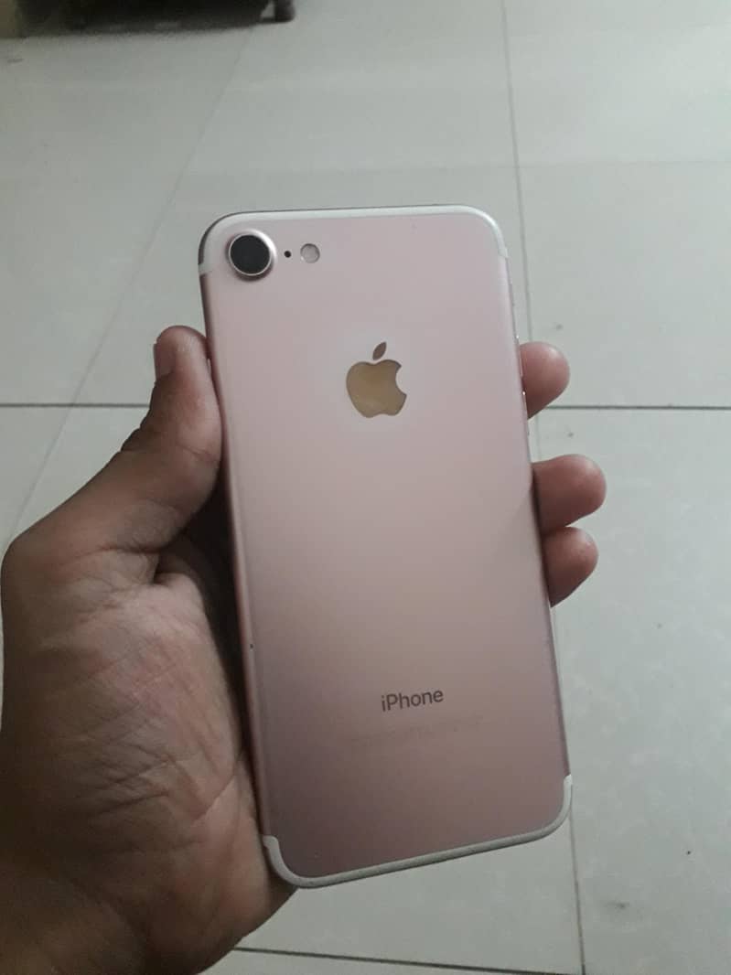 Apple iPhone 7 Plus 1