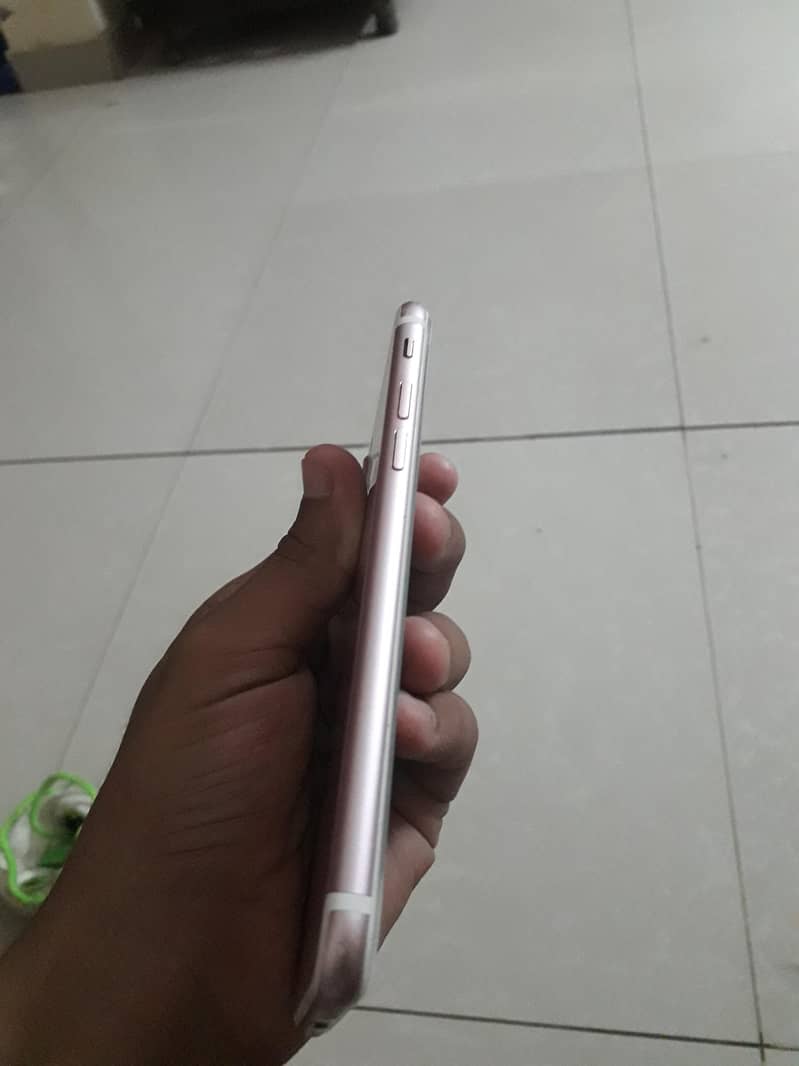 Apple iPhone 7 Plus 2
