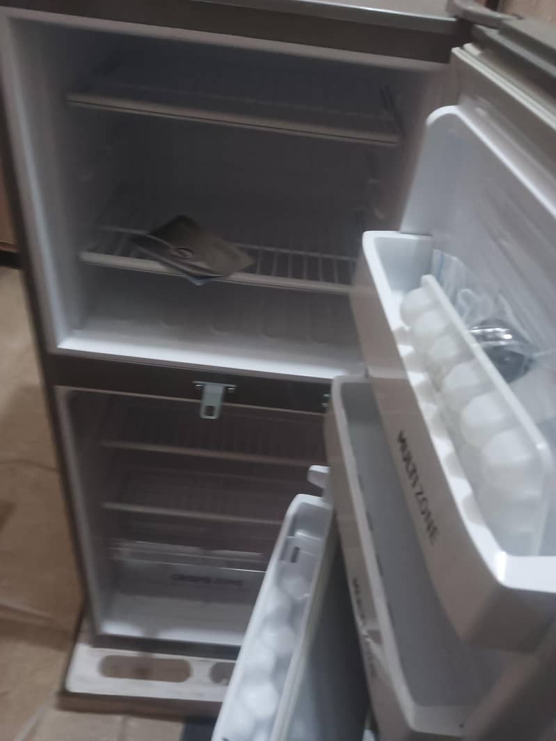PAL fridge 0