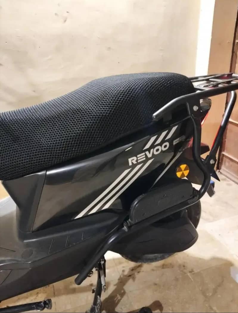 Revoo C32 2