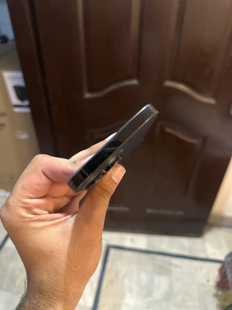 iPhone 14 Pro Max 4