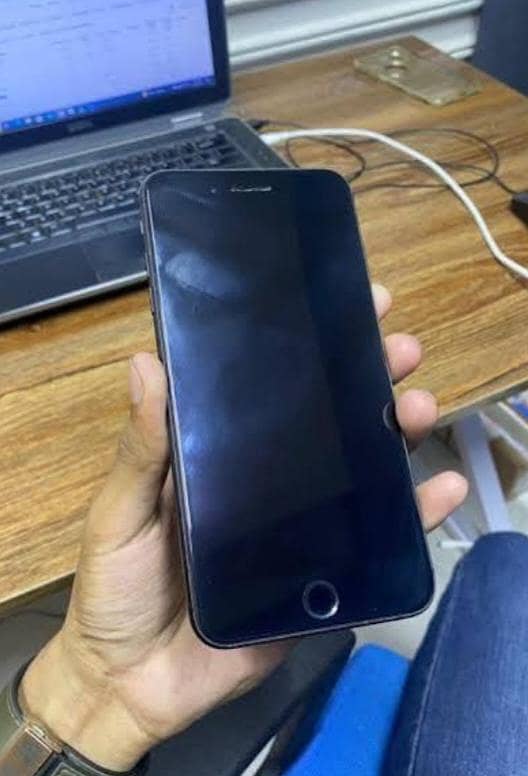 Apple iPhone 7 Plus 1