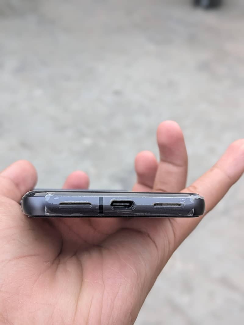Google Pixel 8 4