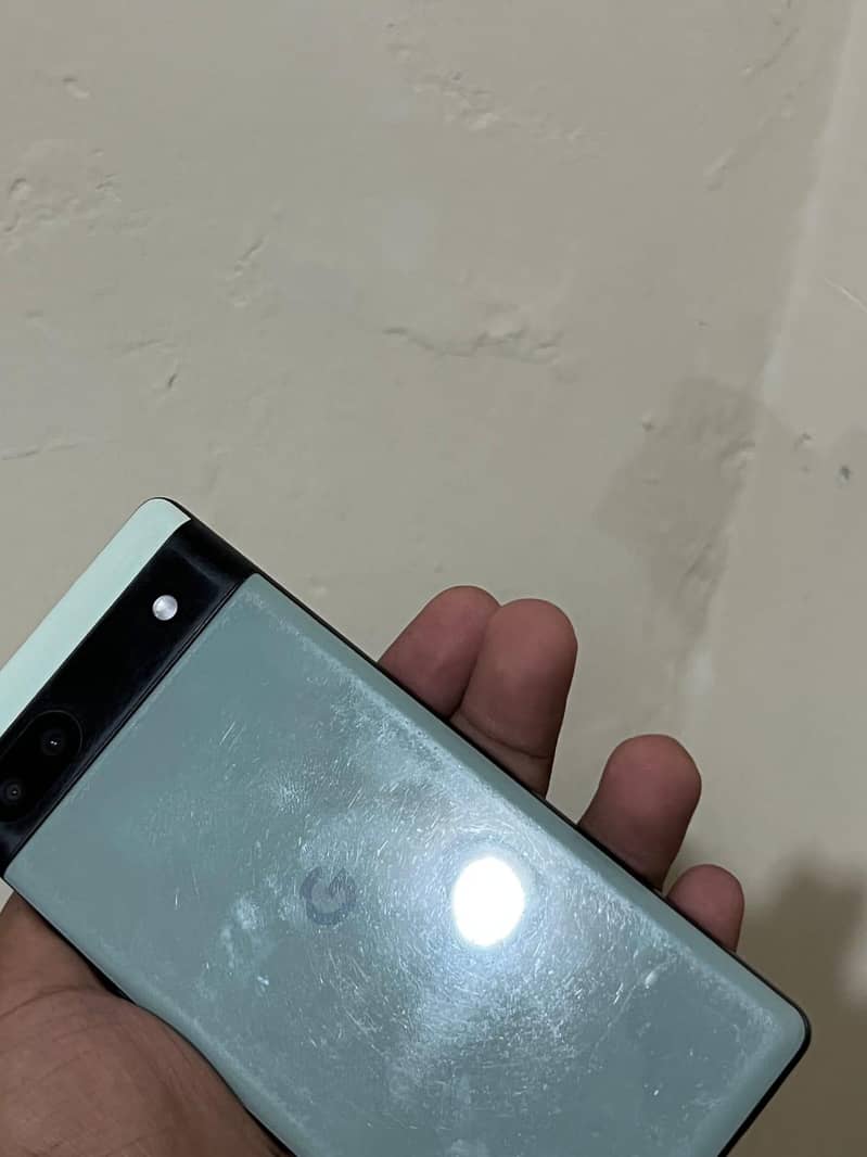 Google Pixel 6a 1