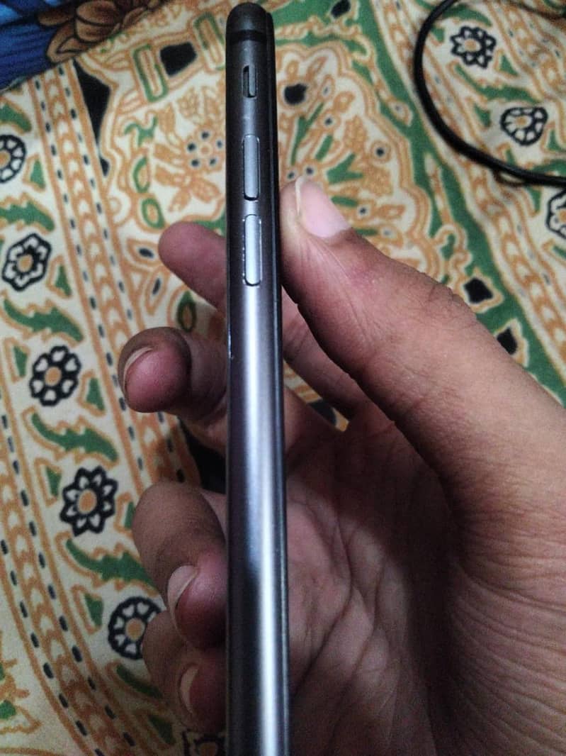 Apple iPhone 8 0