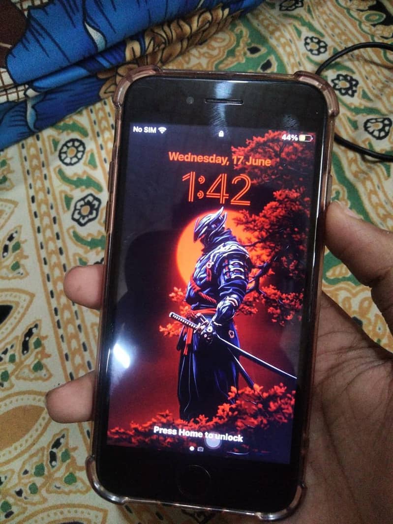 Apple iPhone 8 1