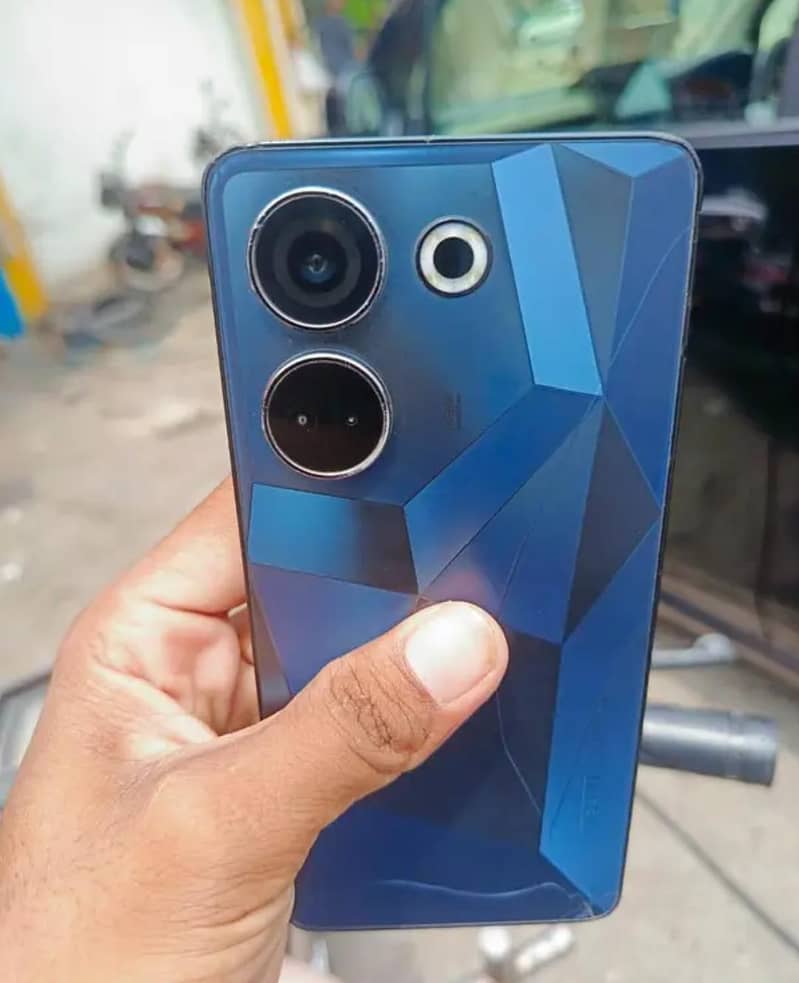 Tecno CAMON 20 2